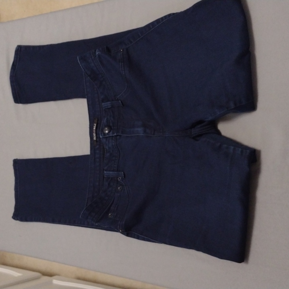 Roz & Ali Women's Jeans* Size 8 Tall* Dark Wash* Great Used Condition*